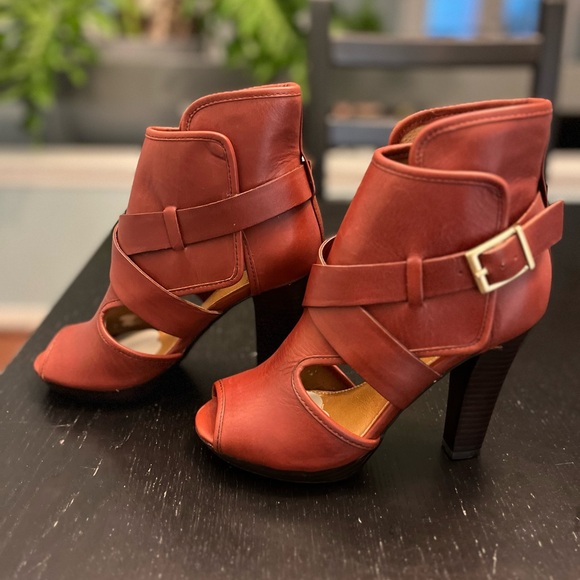 Kelsi Dagger Marcelle Cognac Leather Ankle
Bootie Buckle Strap Open Toe 6.5 US - Picture 1 of 13